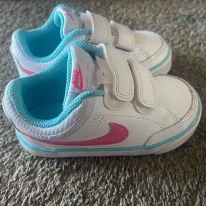 Nike toddler shoes